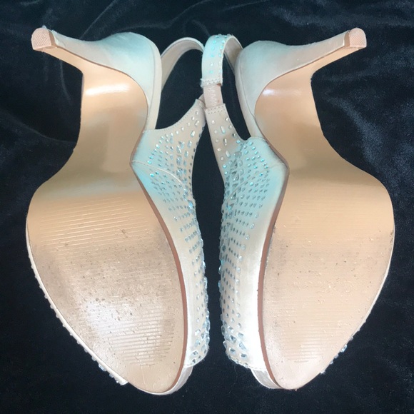 Ladie’s Peep Toe Heels - Picture 7 of 7